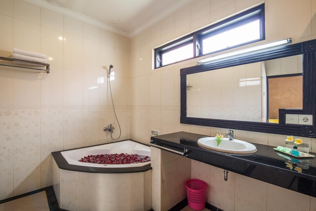 Puri Yuma Hotel Dempassar Exterior foto