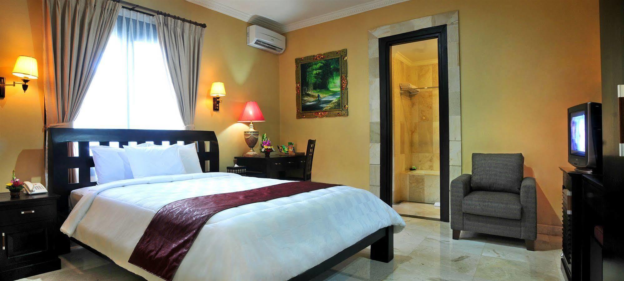 Puri Yuma Hotel Dempassar Exterior foto
