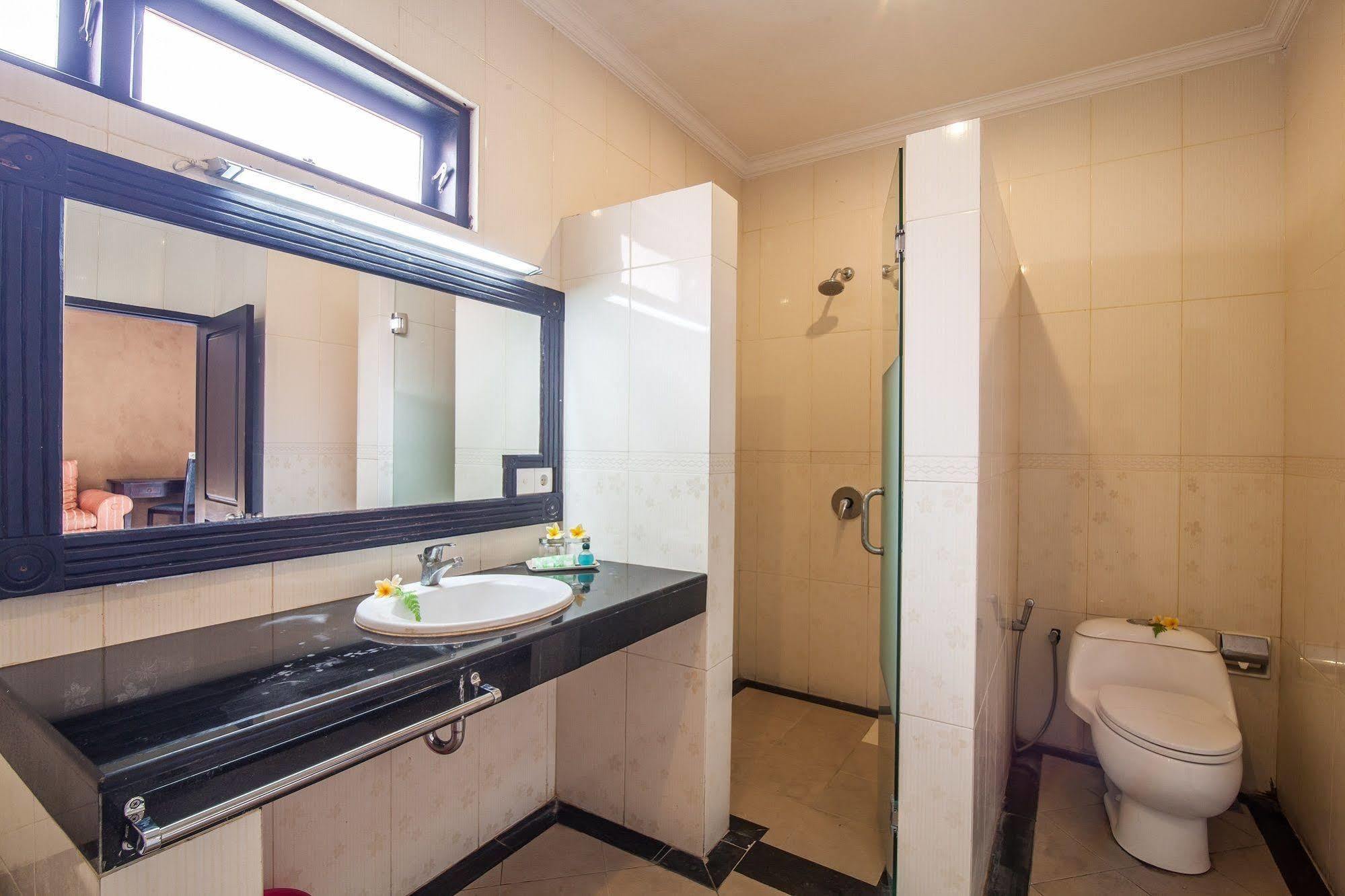 Puri Yuma Hotel Dempassar Exterior foto