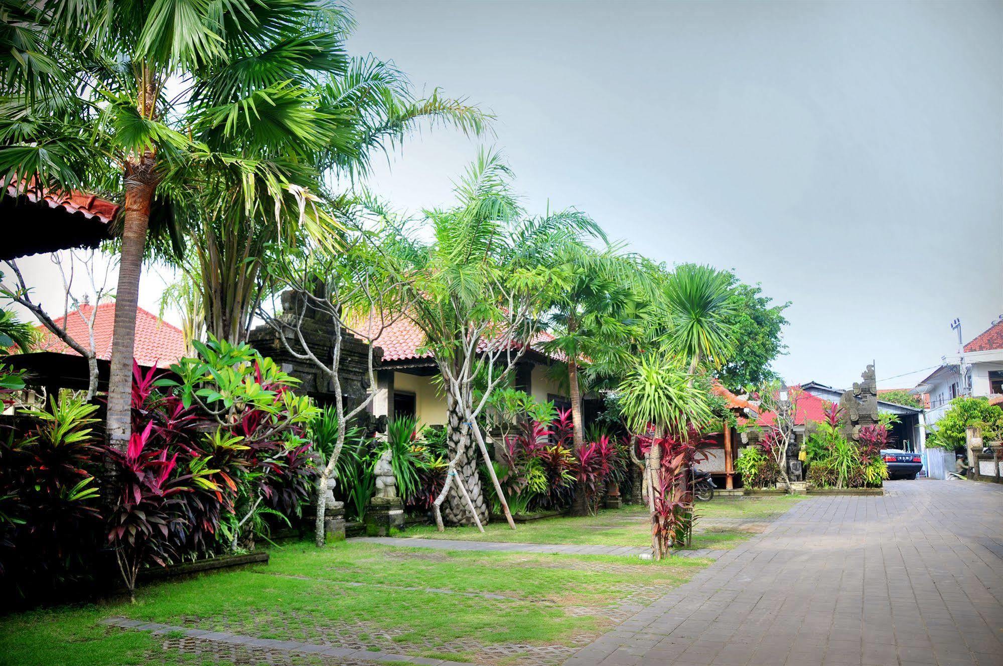 Puri Yuma Hotel Dempassar Exterior foto