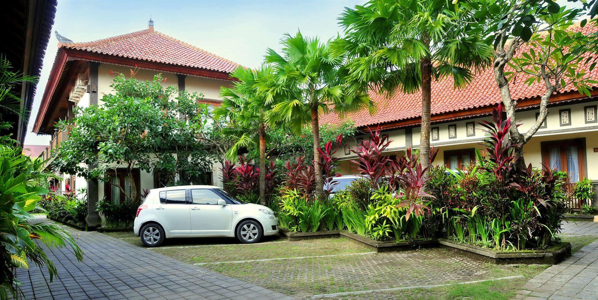 Puri Yuma Hotel Dempassar Exterior foto
